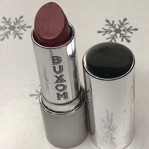 Buxom full force plumping